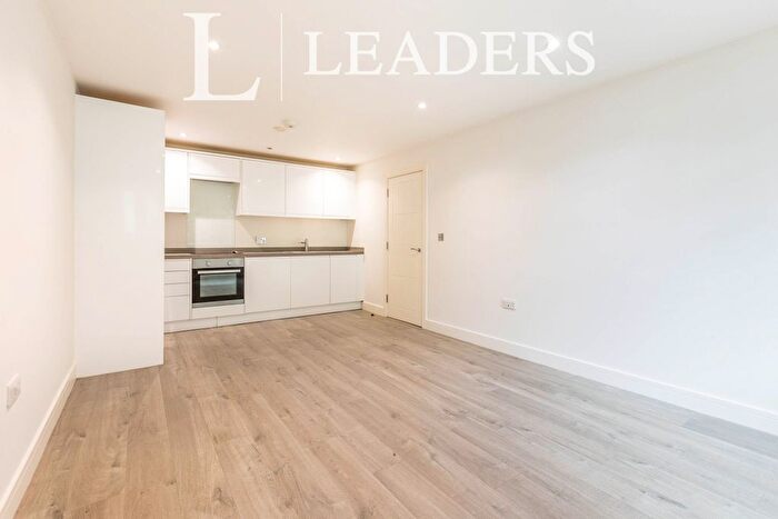 2 Bedroom Flat To Rent In St. Johns Hill, Sevenoaks, TN13