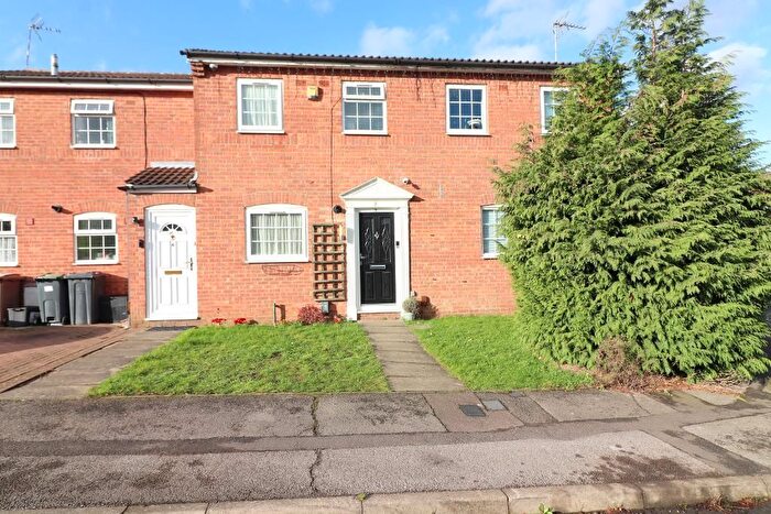 2 Bedroom Terraced House For Sale In Chelsworth Close, Luton, Bedfordshire, LU2