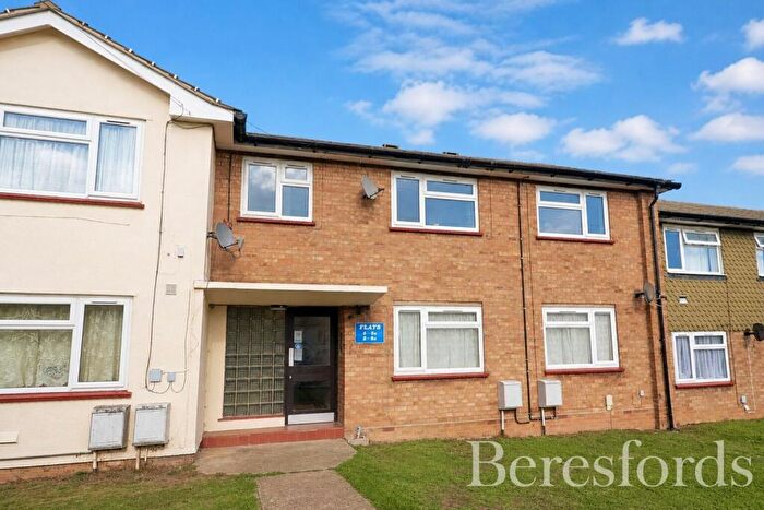 2 Bedroom Apartment For Sale In Lancaster Way, Braintree, CM7