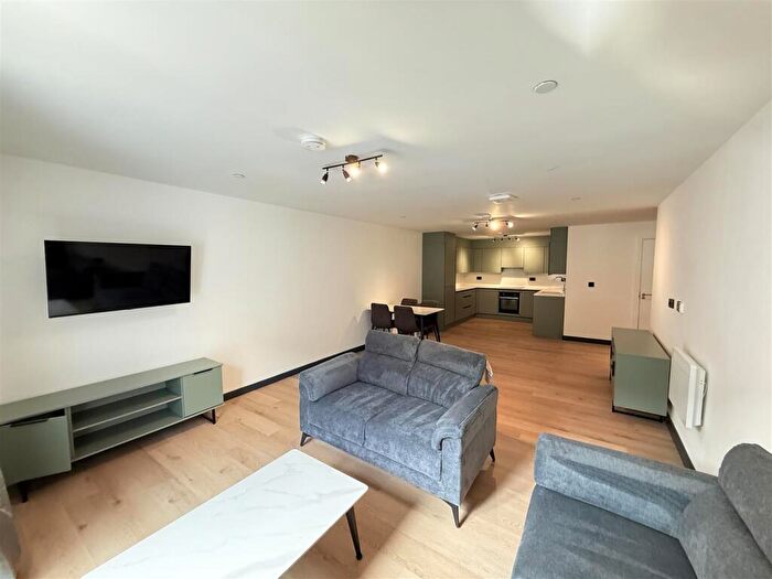 2 Bedroom Apartment To Rent In High Street, Bangor, LL57