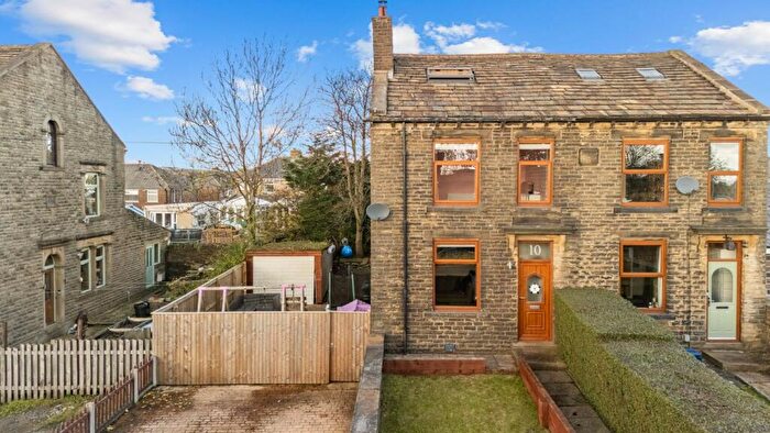 2 Bedroom Semi-Detached House For Sale In Ford Hill, Queensbury, BD13