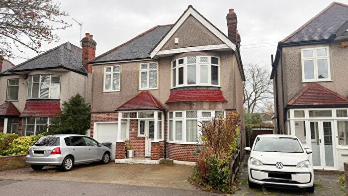 4 Bedroom Detached House For Sale In Knole Road, Dartford, Kent, DA1
