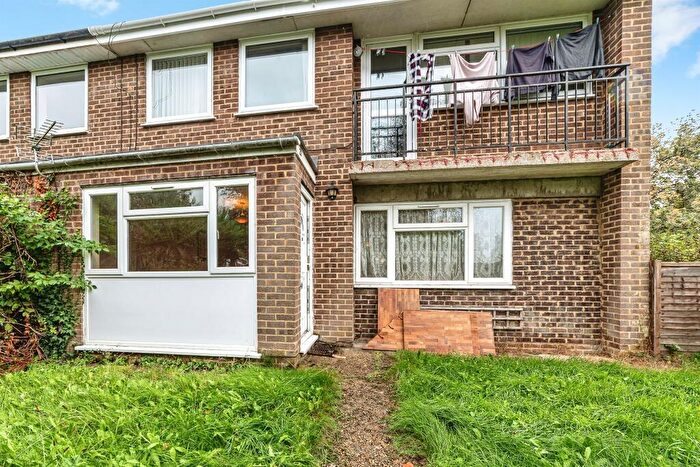 2 Bedroom Maisonette For Sale In Borodin Close, Basingstoke, RG22
