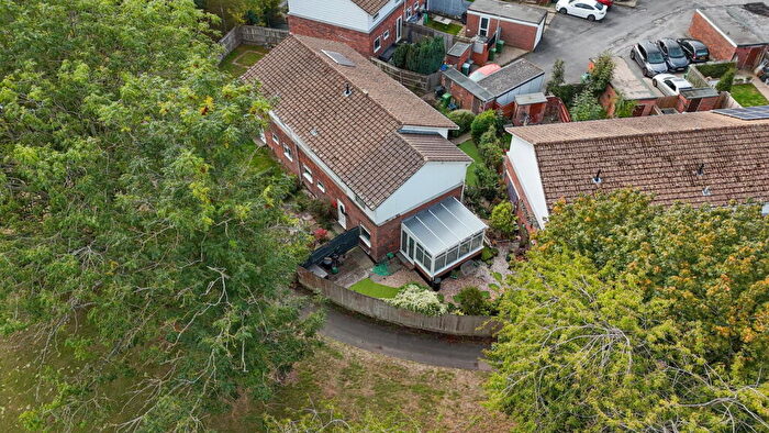 3 Bedroom Semi-Detached House For Sale In Bach Close, Basingstoke, RG22