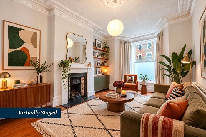 1 Bedroom Flat For Sale In Iverson Road, West Hampstead, NW6