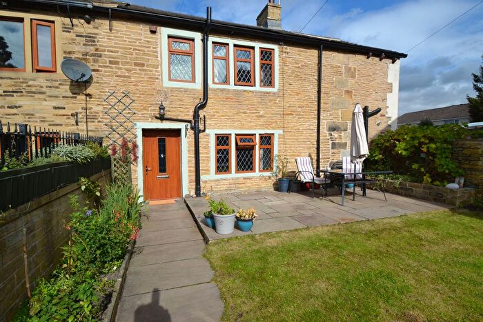 3 Bedroom Cottage For Sale In Snowden Road, Wrose, Shipley, BD18
