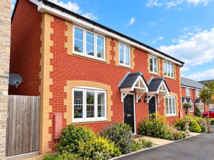 3 Bedroom Semi-Detached House For Sale In Glovers Road, Stalbridge, Sturminster Newton, DT10