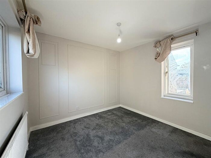3 Bedroom End Of Terrace House To Rent In Brockles Mead, Harlow, CM19