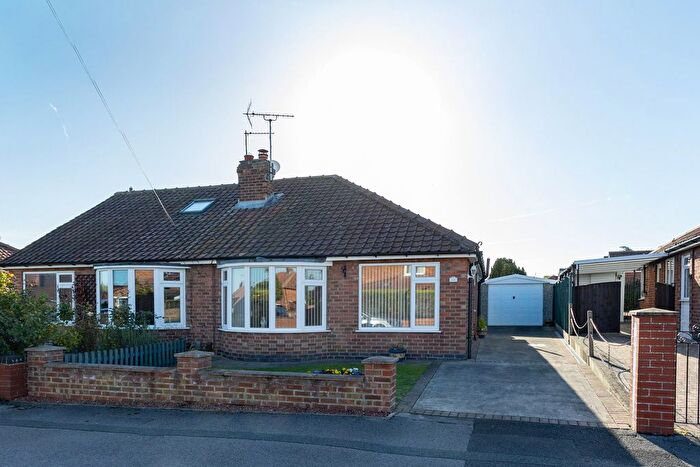 2 Bedroom Semi-Detached Bungalow For Sale In Lyndale Avenue, York, YO10