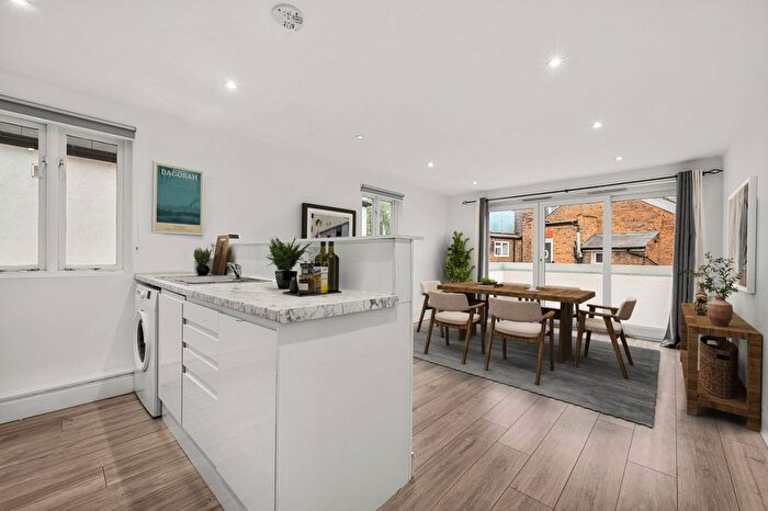 2 Bedroom Flat For Sale In Atheldene Road, Earlsfield, SW18