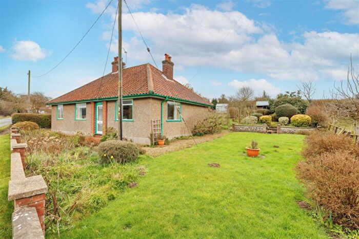 2 Bedroom Detached Bungalow For Sale In Watch House Hill, Mettingham, Bungay, NR35