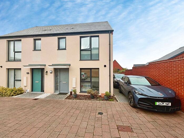 3 Bedroom Semi-Detached House For Sale In Hendy Avenue, Ketley, TF1