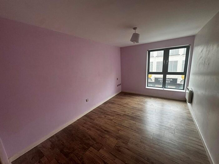 1 Bedroom Flat For Sale In Queens Dock Avenue, Hull, HU1