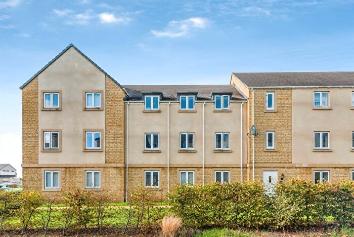 2 Bedroom Apartment For Sale In Centenary Way, Witney, OX29