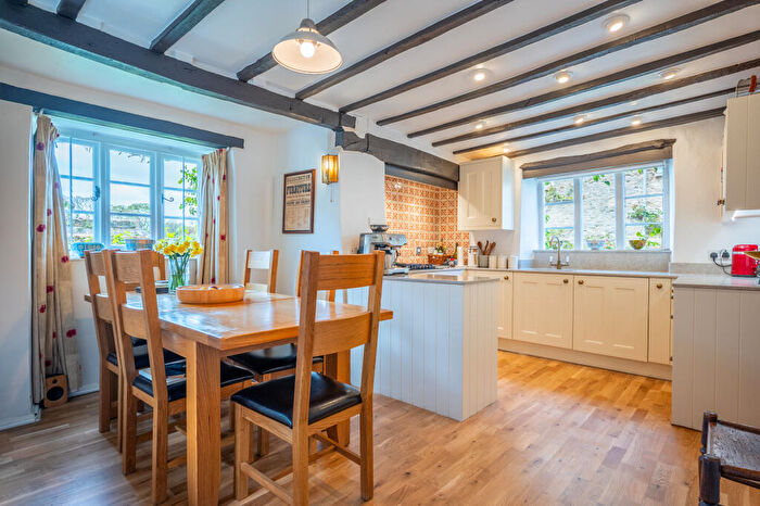 4 Bedroom House For Sale In The Square, Aynho, OX17