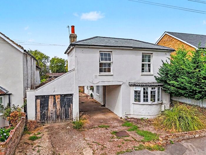 2 Bedroom Maisonette For Sale In Pemberton Road, East Molesey, KT8