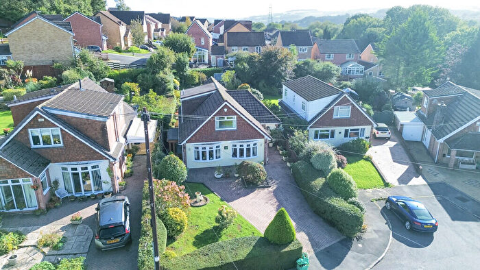 3 Bedroom Detached Bungalow For Sale In Paxton Close, Penpedairheol, CF82