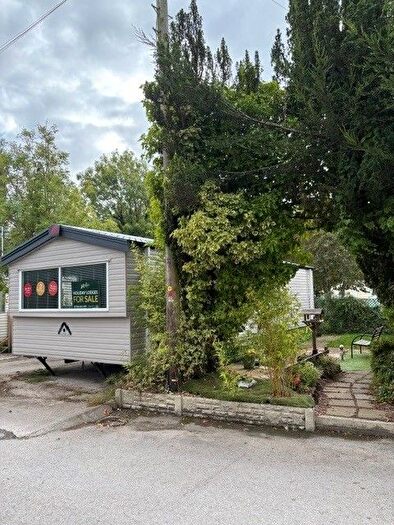 2 Bedroom Mobile/park Home For Sale In Wyreside, Out Rawcliffe, Preston, PR3