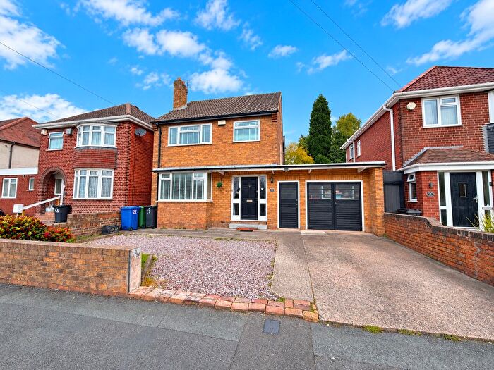 3 Bedroom Detached House For Sale In Corbyns Hall Road, Pensnett, Brierley Hill, DY5