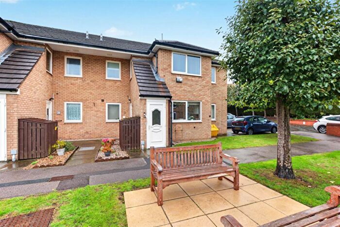2 Bedroom Maisonette For Sale In The Cedars, Nottingham, NG5