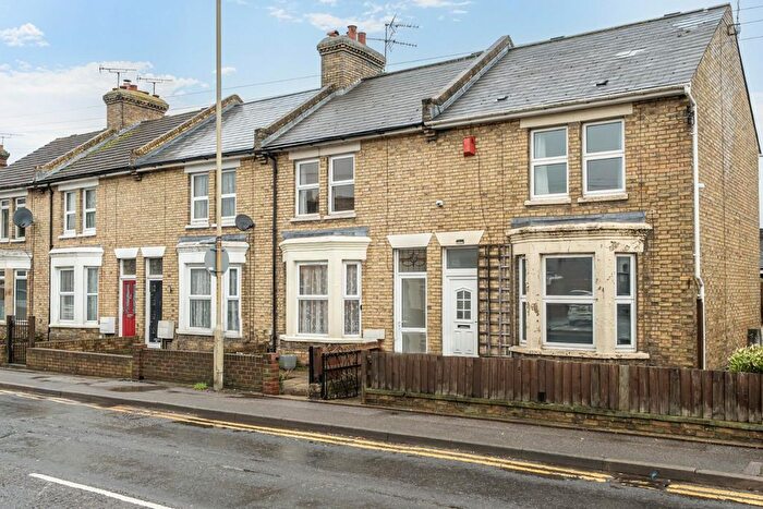 2 Bedroom Terraced House For Sale In Hythe Road, Ashford Kent, TN24