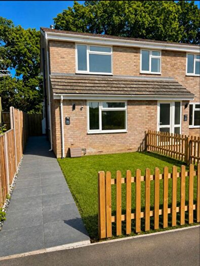2 Bedroom Terraced House For Sale In By The Wood, Southampton, SO40