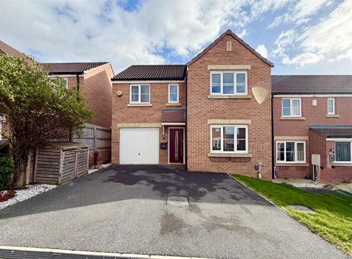 4 Bedroom Detached House For Sale In Baildon Dene, Kippax, Leeds, LS25