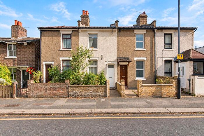 3 Bedroom Terraced House For Sale In Cross Road, Croydon, CR0