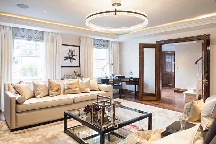 2 Bedroom Flat To Rent In Grosvenor Hill, Mayfair, W1K