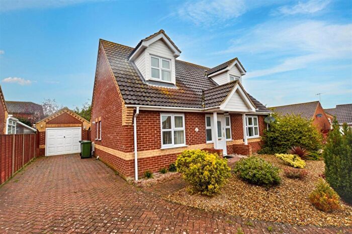 3 Bedroom Chalet For Sale In Shepherd Close, Sheringham, NR26
