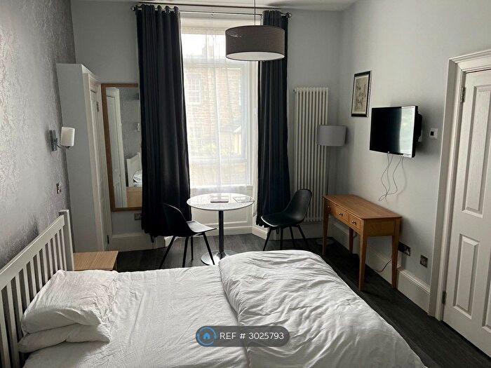 Studio To Rent In Oxford Street, Edinburgh, EH8