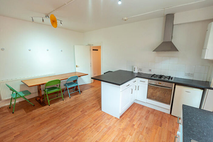 6 Bedroom House To Rent In Wilton Avenue, Polygon, SO15