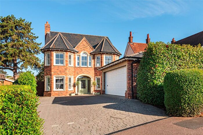6 Bedroom Detached House For Sale In Putnoe Lane, Bedford, Bedfordshire, MK41