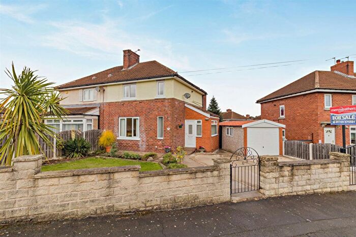 3 Bedroom Semi-Detached House For Sale In Stevenson Drive, Rotherham, S65