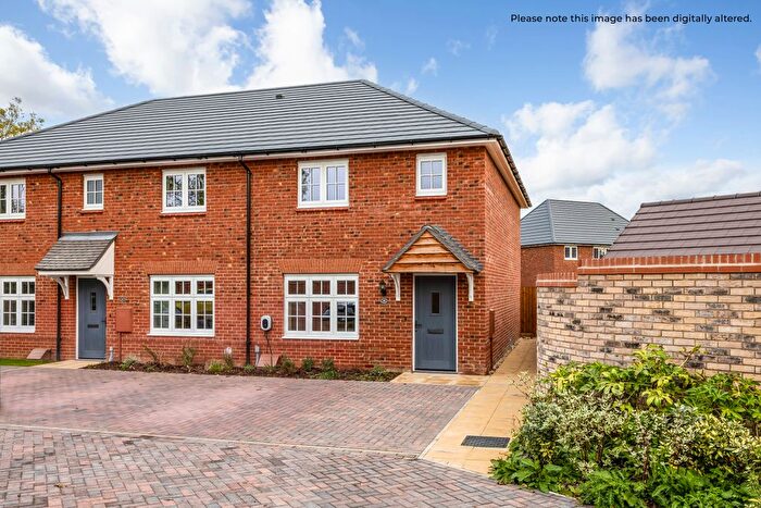 3 Bedroom Terraced House For Sale In Giles Close, Harlington, LU5