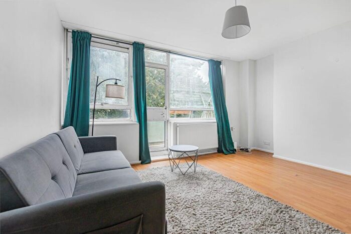 2 Bedroom Apartment To Rent In Walter Terrace, London, E1