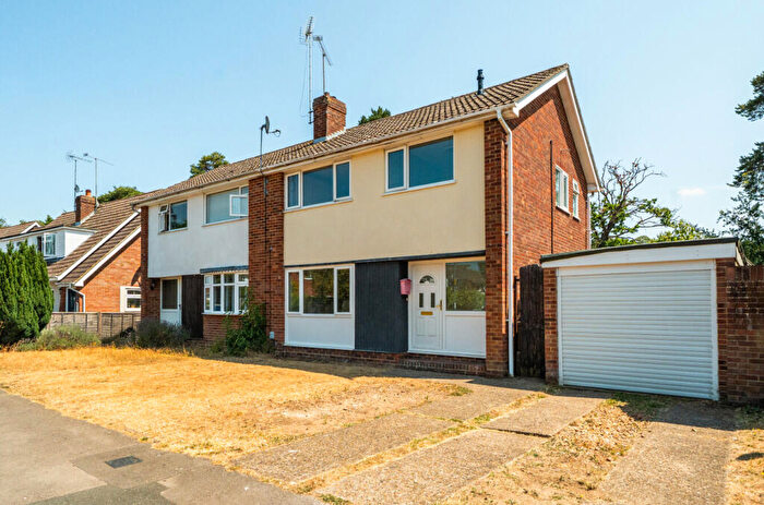3 Bedroom Semi-Detached House For Sale In Highgate Road, Woodley, Reading, RG5