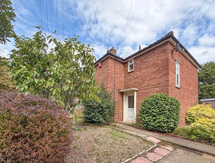 4 Bedroom Semi-Detached House For Sale In Bluebell Road, Norfolk, NR4