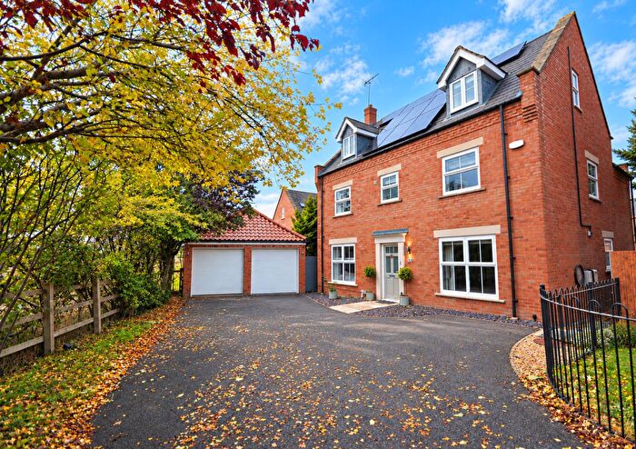 5 Bedroom Detached House For Sale In Cransley Rise, Mawsley Village, NN14