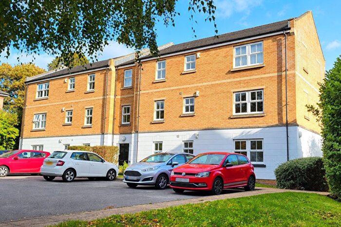 2 Bedroom Flat For Sale In Mansion Gate Mews, Chapel Allerton, Leeds, LS7