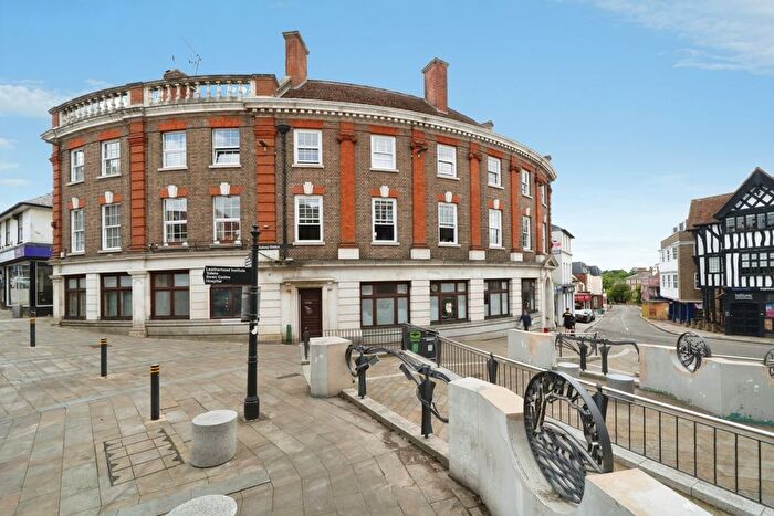 1 Bedroom Flat For Sale In Bridge Street, Leatherhead, Surrey, KT22