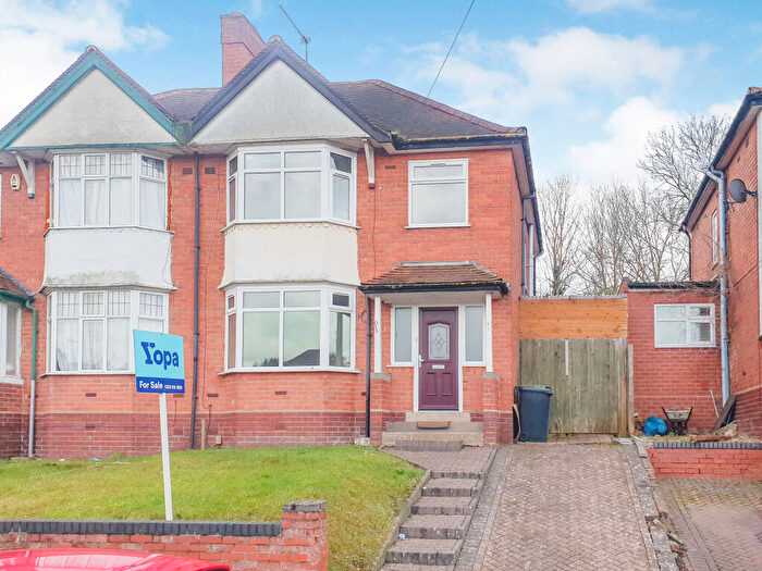 3 Bedroom Semi-Detached House For Sale In Abbey Road, Redditch, B97