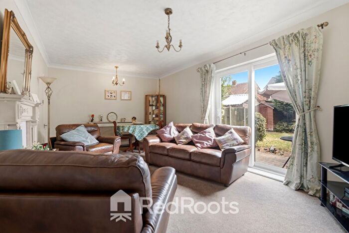 3 Bedroom Semi-Detached House For Sale In Woodside Road, Doncaster, South Yorkshire, DN5