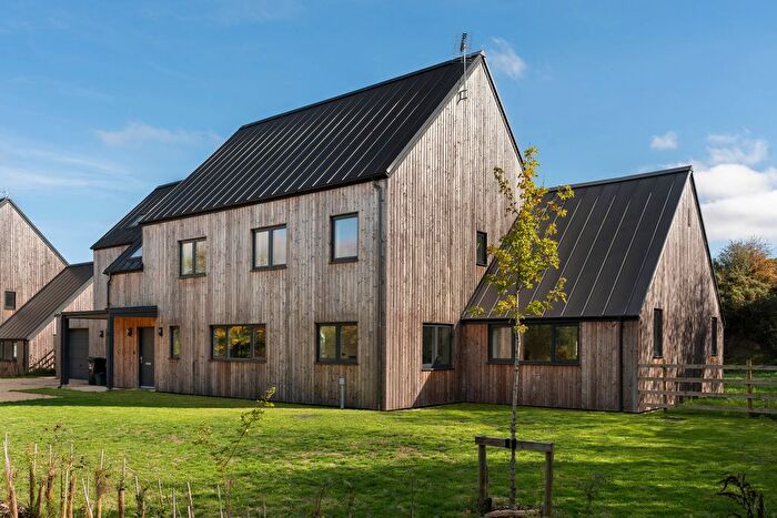 4 Bedroom Detached House For Sale In Sutton Orchard, Crediton, EX17