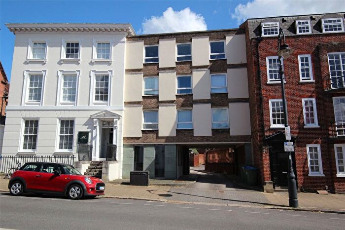 2 Bedroom Flat For Sale In Whittington Court, High Street, Fareham, Hampshire, PO16