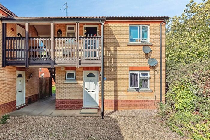 1 Bedroom Flat For Sale In Far Pasture, Peterborough, PE4