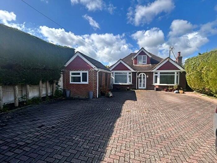 3 Bedroom Detached House To Rent In London Road, Newington, ME9