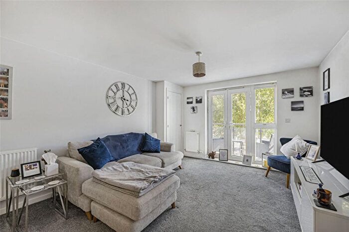 1 Bedroom Flat For Sale In Lett Lane, Castle Hill, Ebbsfleet Valley, Swanscombe, DA10