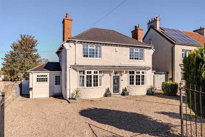 3 Bedroom Detached House For Sale In Burringham Road, Scunthorpe, DN17
