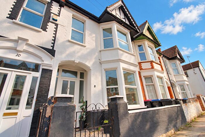3 Bedroom House For Sale In Electric Avenue, Westcliff-on-Sea, SS0